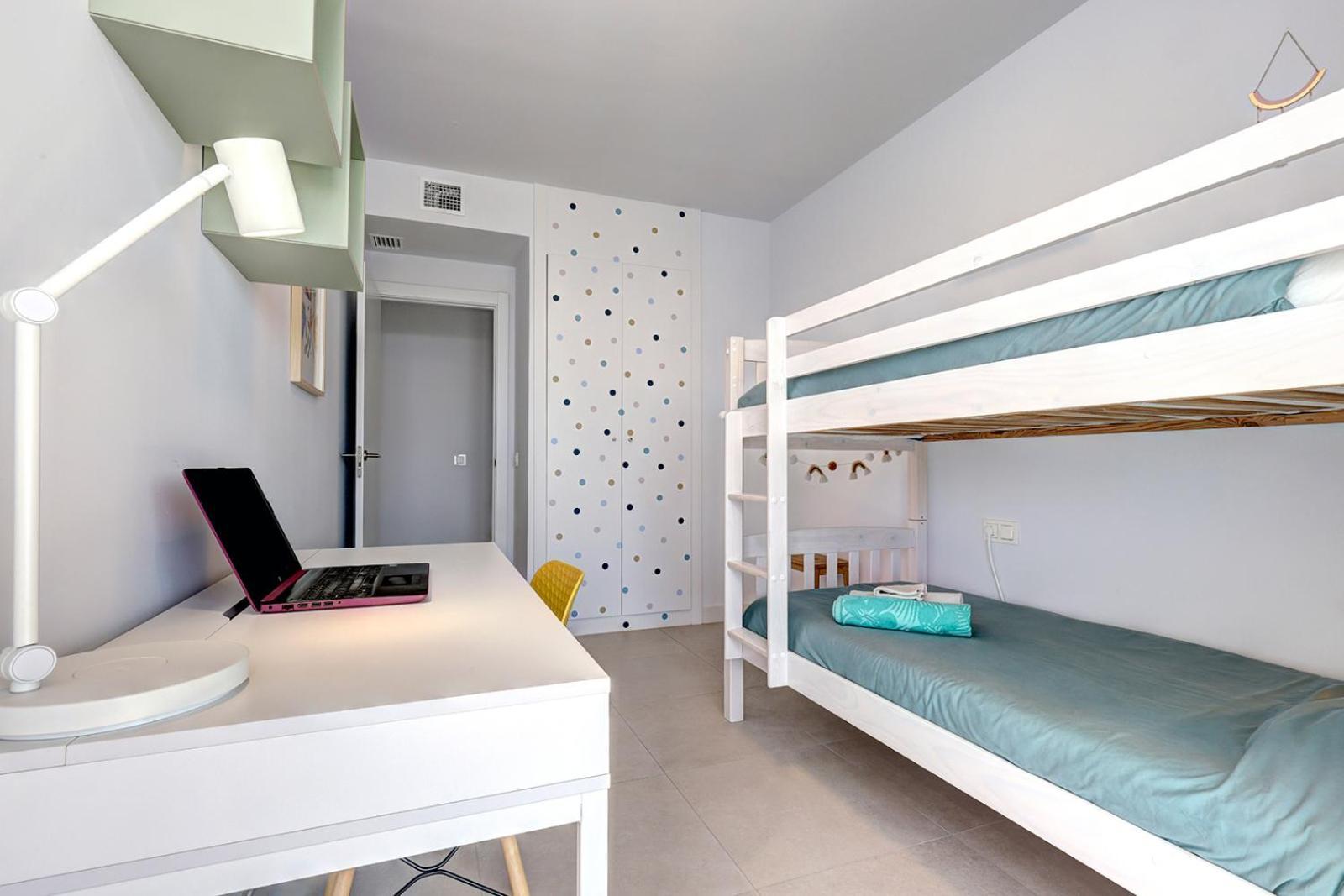 Estepona Place - Spacious Family City Apartment Экстерьер фото